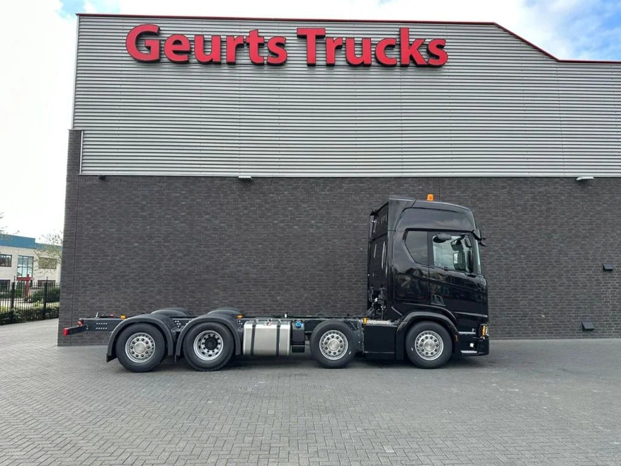 Scania R540 NGS 8X2 CHASSIS NIEUW/NEUE/NEW FULL OPTIONS - Kamion sa golom šasijom i zatvorenom kabinom: slika 4 Scania R540 NGS 8X2 CHASSIS NIEUW/NEUE/NEW FULL OPTIONS - Kamion sa golom šasijom i zatvorenom kabinom: slika 4