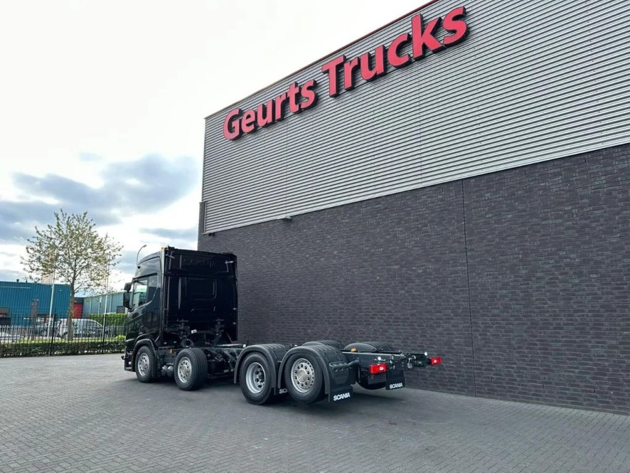 Scania R540 NGS 8X2 CHASSIS NIEUW/NEUE/NEW FULL OPTIONS - Kamion sa golom šasijom i zatvorenom kabinom: slika 3 Scania R540 NGS 8X2 CHASSIS NIEUW/NEUE/NEW FULL OPTIONS - Kamion sa golom šasijom i zatvorenom kabinom: slika 3