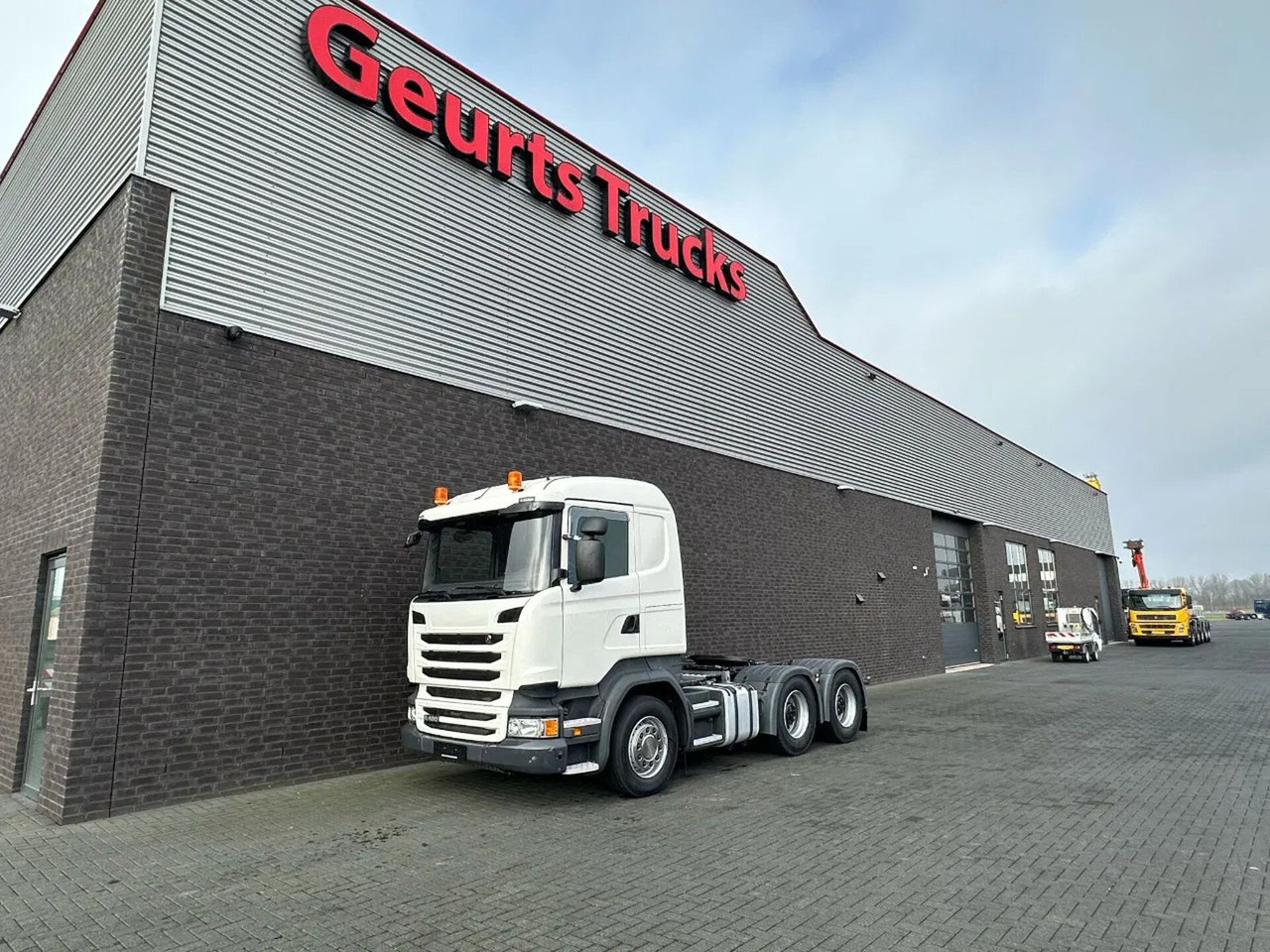 Scania R490 LA 6X4MNA TREKKER/SZM/TRACTOR - Tegljač: slika 2 Scania R490 LA 6X4MNA TREKKER/SZM/TRACTOR - Tegljač: slika 2