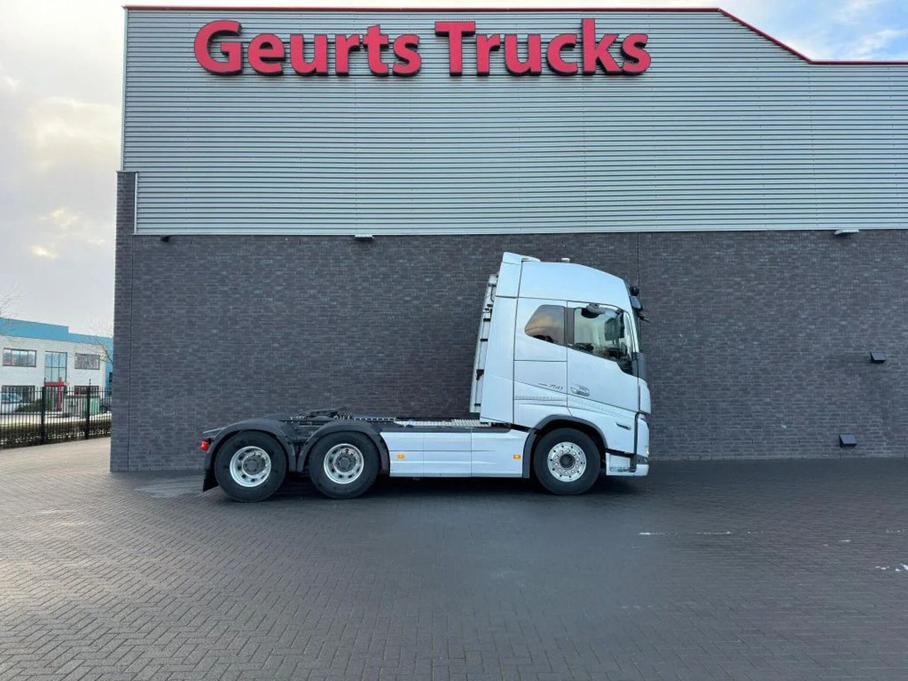 Volvo FH 16.750 6X4 TREKKER/TRACTOR/SZM EURO 6 HYDRAUL - Tegljač: slika 4 Volvo FH 16.750 6X4 TREKKER/TRACTOR/SZM EURO 6 HYDRAUL - Tegljač: slika 4