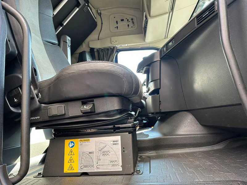 Kamion sa dizalicom Volvo FH 540 8X4 TREKKER / BAKWAGEN MET PALFINGER PK135.002 TEC7 + JIB PJ190 KRAAN / KRAN / CRANE / GRUA: slika 16