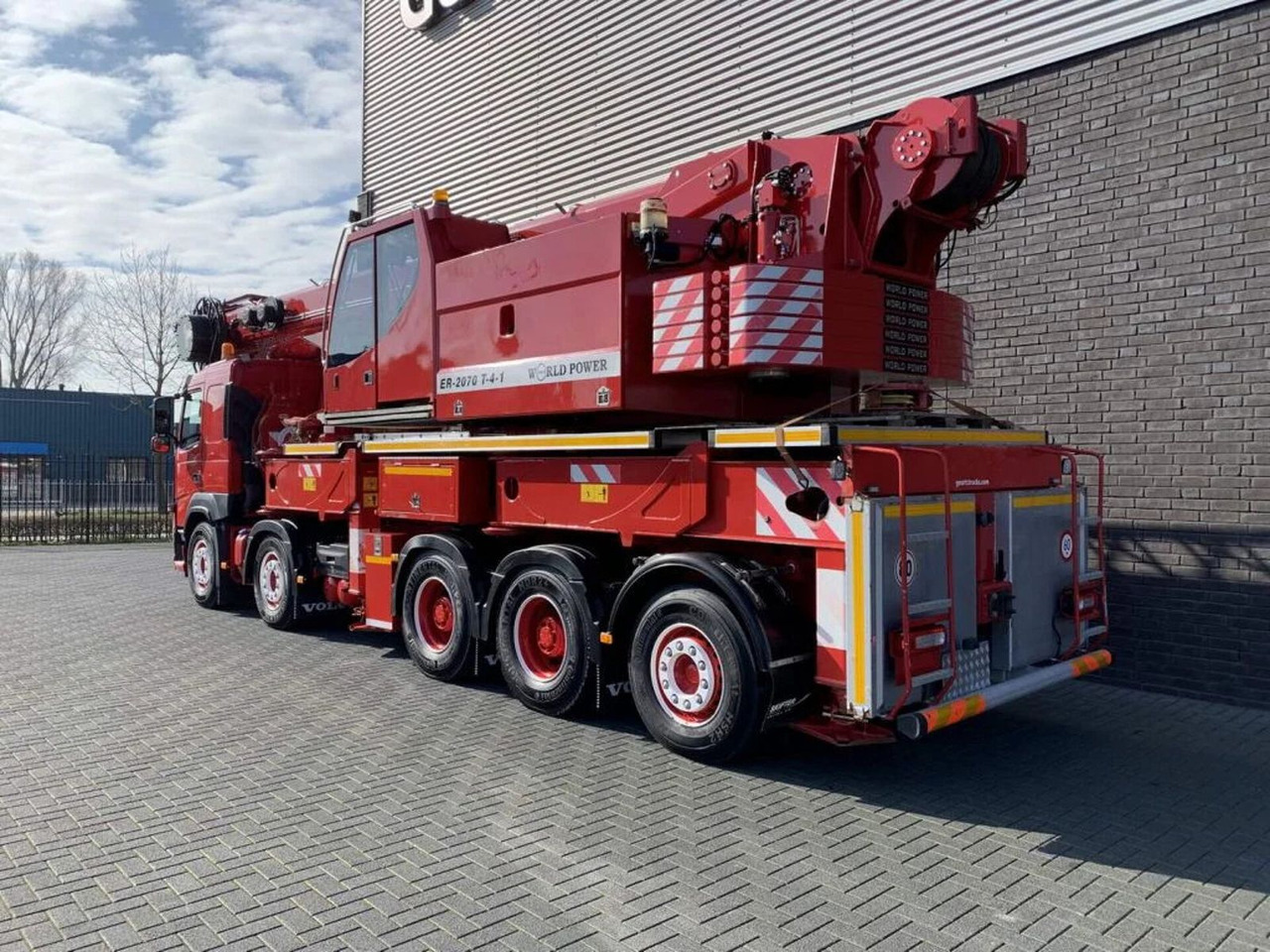 Volvo FM 460 ERKIN WORLD POWER ER 2070 T-4.1 CRANE/KRA - Kamion sa dizalicom: slika 3 Volvo FM 460 ERKIN WORLD POWER ER 2070 T-4.1 CRANE/KRA - Kamion sa dizalicom: slika 3