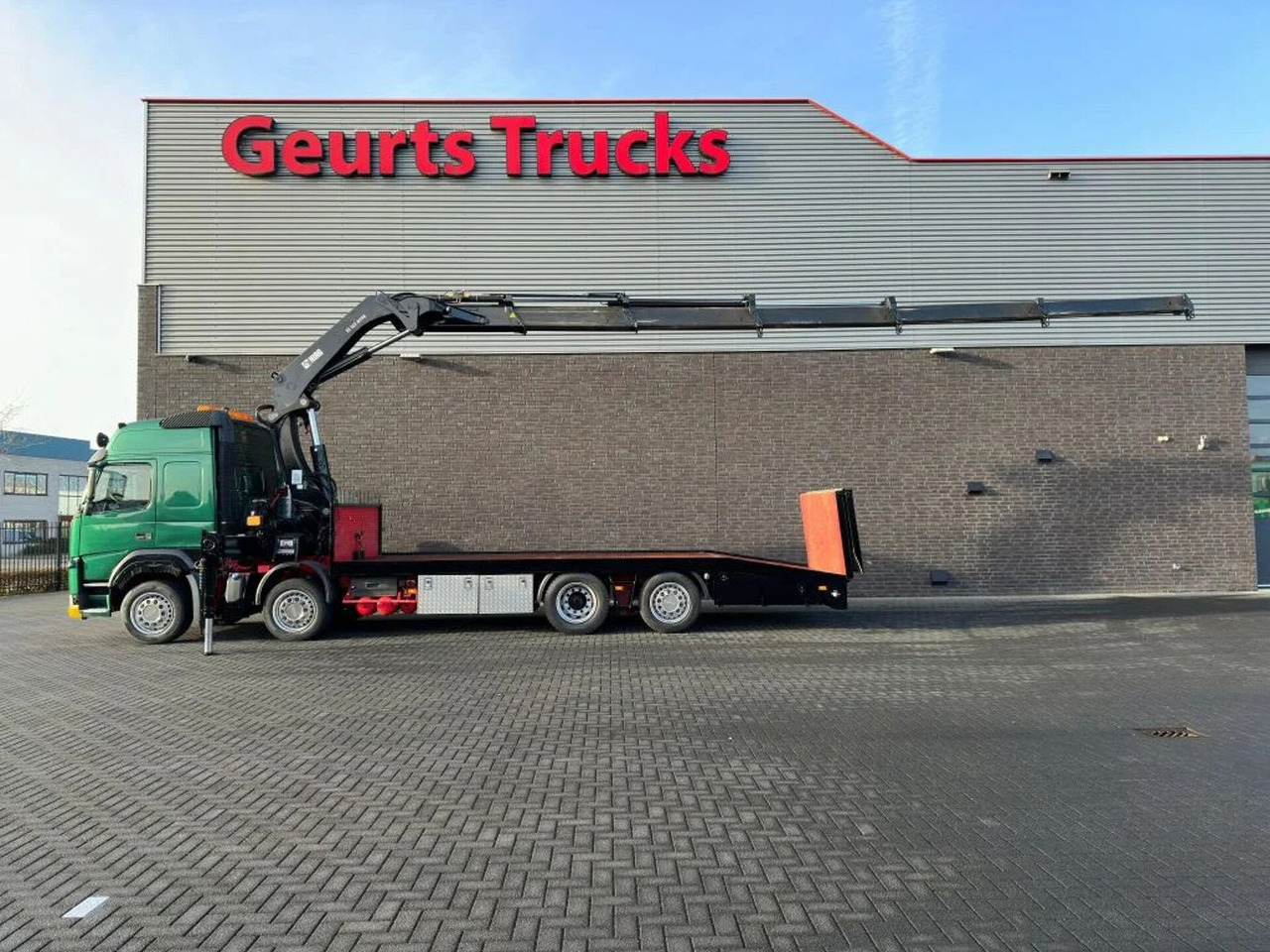 Volvo FM 500 8X2 OPRIJWAGEN/MACHINE TRANSPORTER + HIAB - Kamion sa dizalicom: slika 1 Volvo FM 500 8X2 OPRIJWAGEN/MACHINE TRANSPORTER + HIAB - Kamion sa dizalicom: slika 1