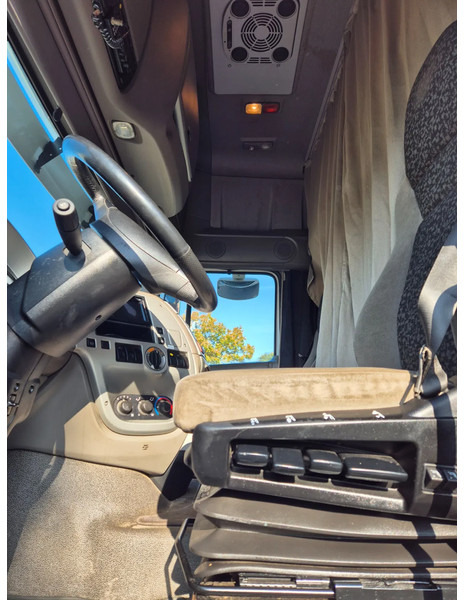 DAF XF 105-460pk ... only 618000km. - Tegljač: slika 4 DAF XF 105-460pk ... only 618000km. - Tegljač: slika 4