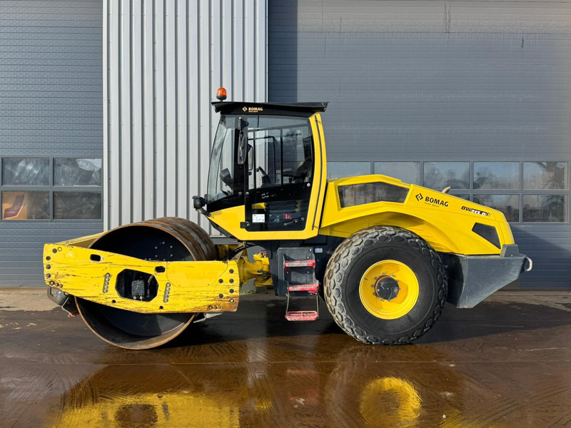 Bomag BW213D-5 - Valjak: slika 1 Bomag BW213D-5 - Valjak: slika 1