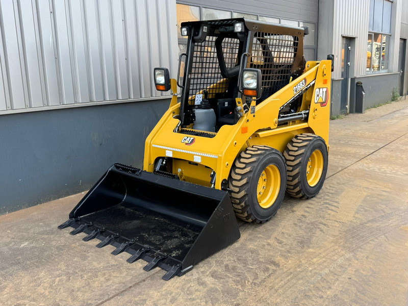 Caterpillar 216B3 - Utovarivač: slika 3 Caterpillar 216B3 - Utovarivač: slika 3