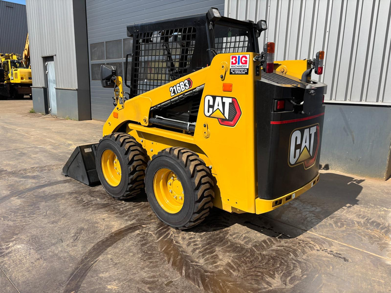 Caterpillar 216B3 - Utovarivač: slika 3 Caterpillar 216B3 - Utovarivač: slika 3