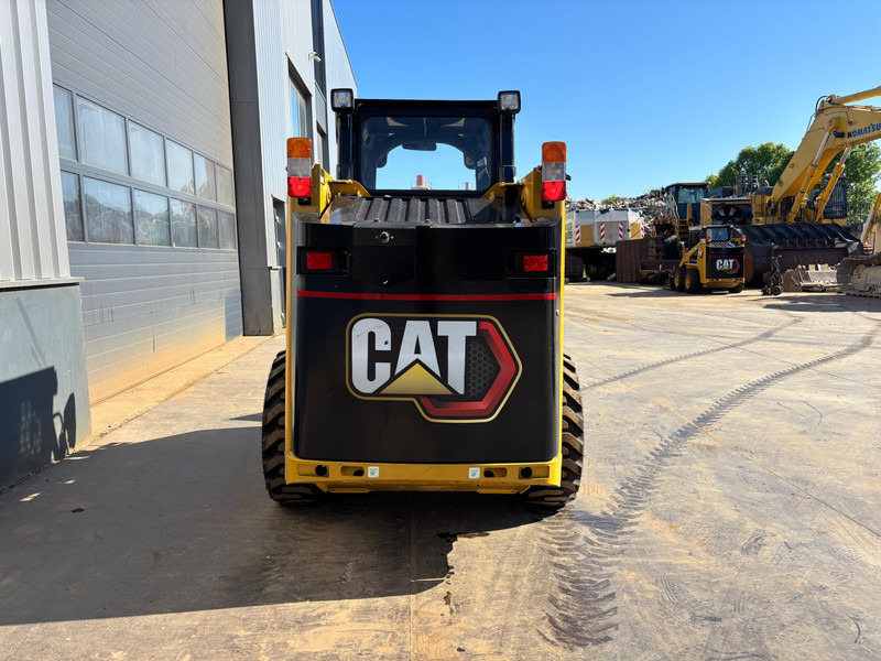 Caterpillar 216B3 - Utovarivač: slika 4 Caterpillar 216B3 - Utovarivač: slika 4
