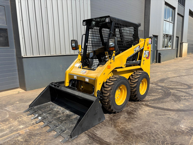 Caterpillar 216B3 - Utovarivač: slika 1 Caterpillar 216B3 - Utovarivač: slika 1