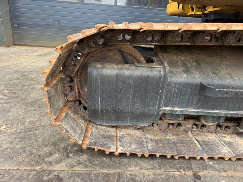 Bager guseničar Caterpillar 320GC: slika 11