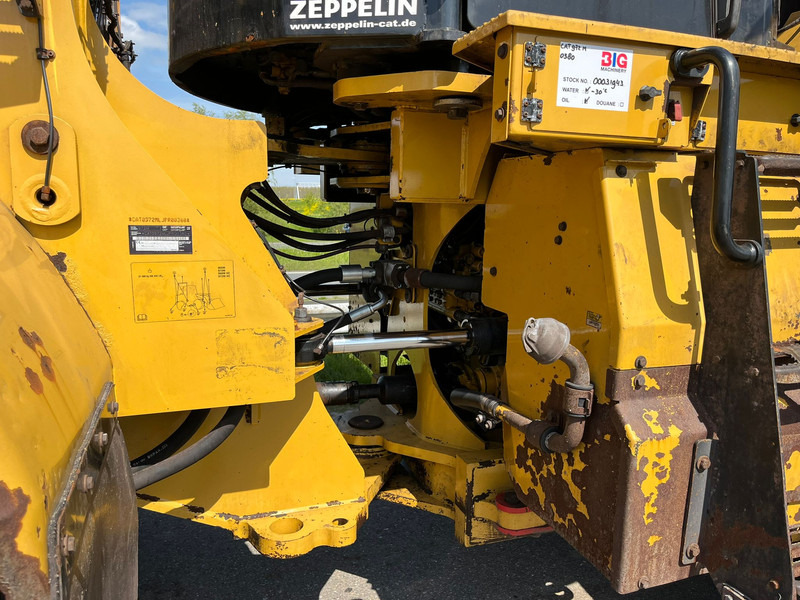 Utovarivač točkaš Caterpillar 972M: slika 16