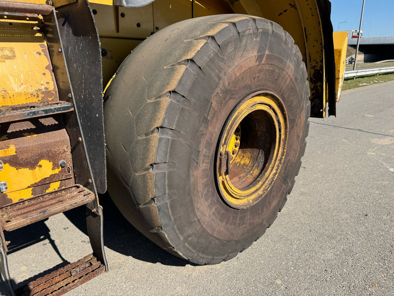 Utovarivač točkaš Caterpillar 972M: slika 11