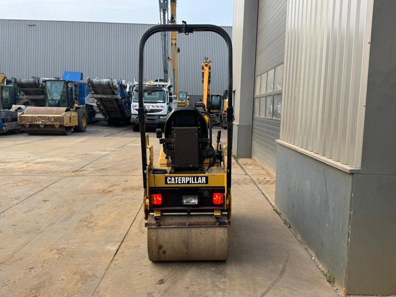 Caterpillar CB114 - Valjak: slika 4 Caterpillar CB114 - Valjak: slika 4