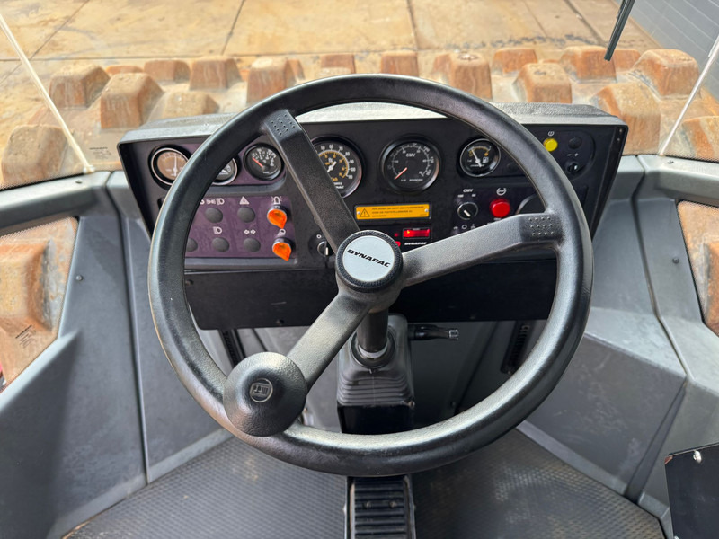 Valjak Dynapac CA302PD (13.6t): slika 19