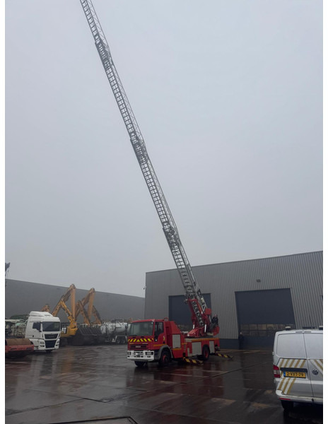 Iveco 130E23 4x2 Firetruck - Vatrogasni kamion: slika 2 Iveco 130E23 4x2 Firetruck - Vatrogasni kamion: slika 2