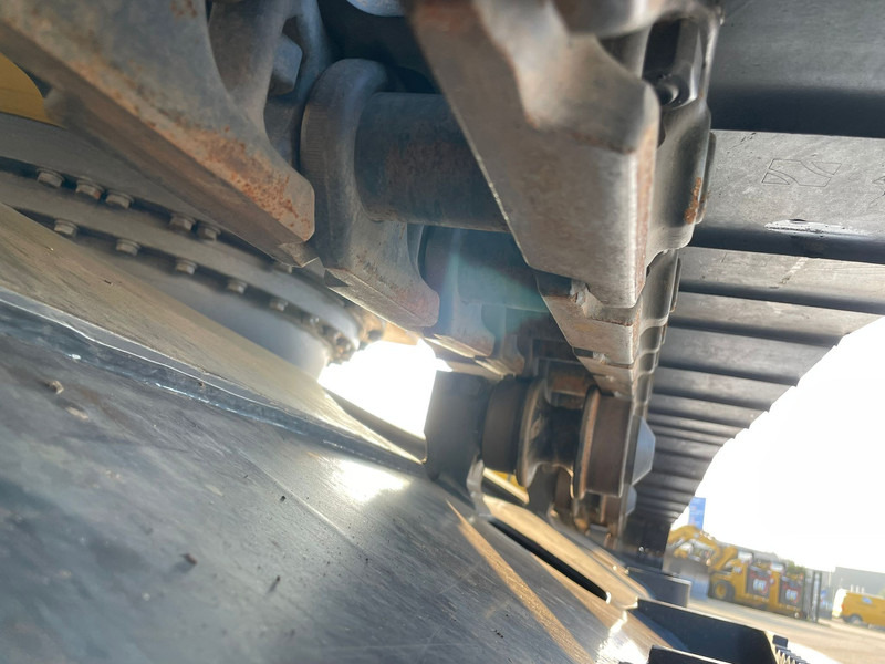 Novu Bager guseničar Komatsu PC210LC-10MO: slika 13