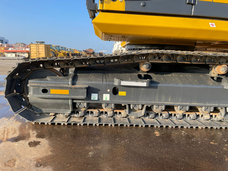 Novu Bager guseničar Komatsu PC210LC-10MO: slika 15