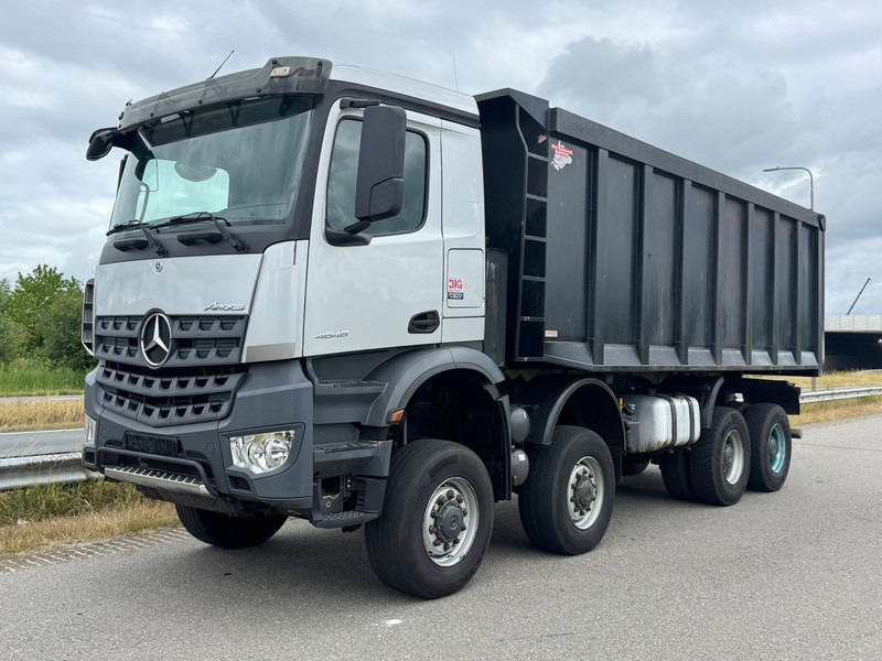 MERCEDESBENZ Arocs 4848 8x8 - Istovarivač: slika 1 MERCEDESBENZ Arocs 4848 8x8 - Istovarivač: slika 1