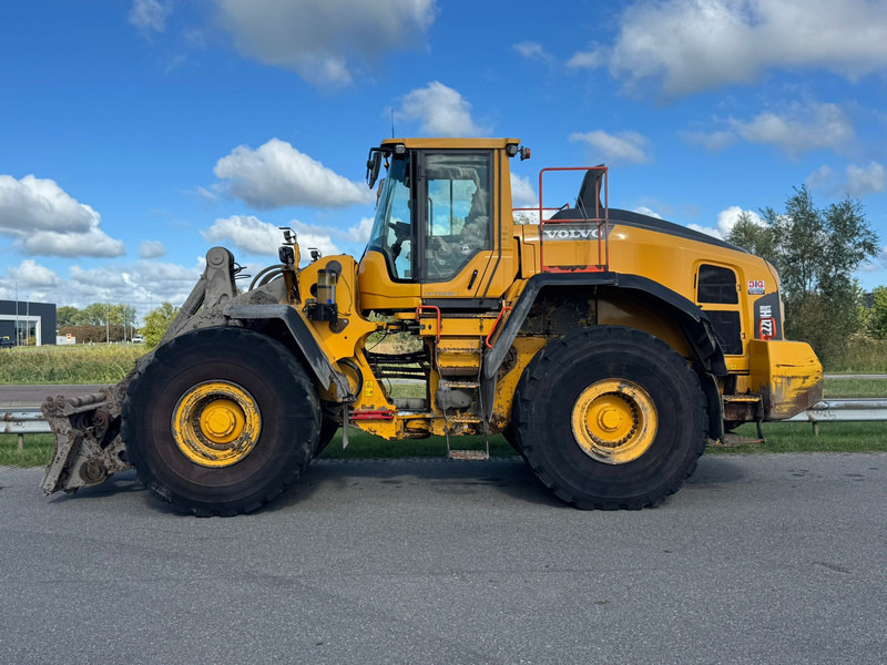 Volvo L220H - Utovarivač točkaš: slika 1 Volvo L220H - Utovarivač točkaš: slika 1