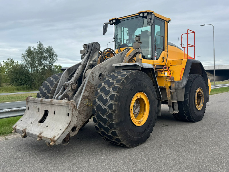 Volvo L220H - Utovarivač točkaš: slika 2 Volvo L220H - Utovarivač točkaš: slika 2