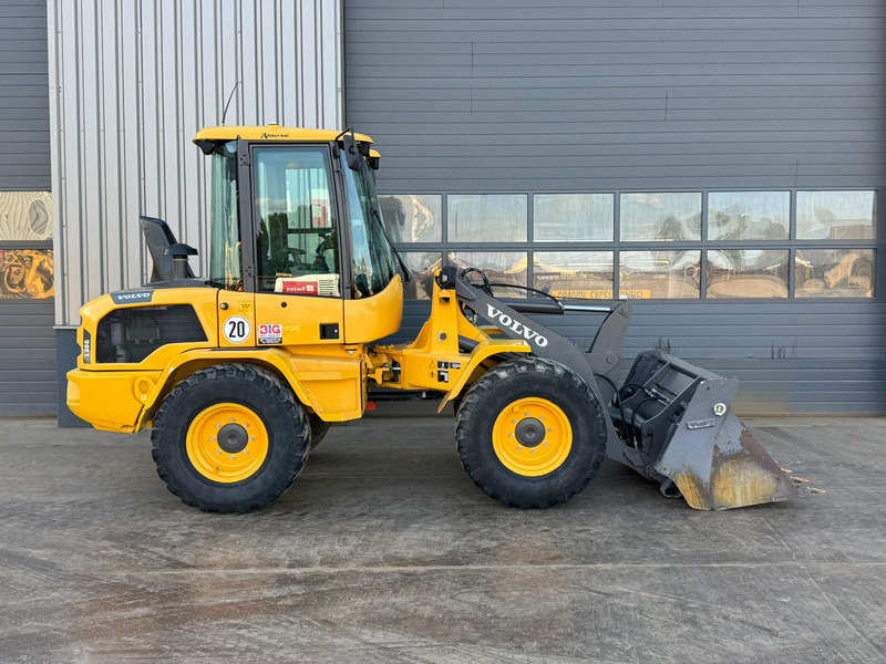 Volvo L30G - Utovarivač točkaš: slika 5 Volvo L30G - Utovarivač točkaš: slika 5