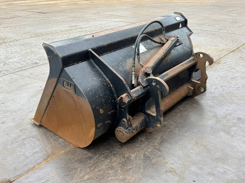 ZFE Side-Tilting bucket - Kašika: slika 5 ZFE Side-Tilting bucket - Kašika: slika 5