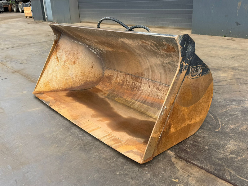 ZFE Side-Tilting bucket - Kašika: slika 3 ZFE Side-Tilting bucket - Kašika: slika 3