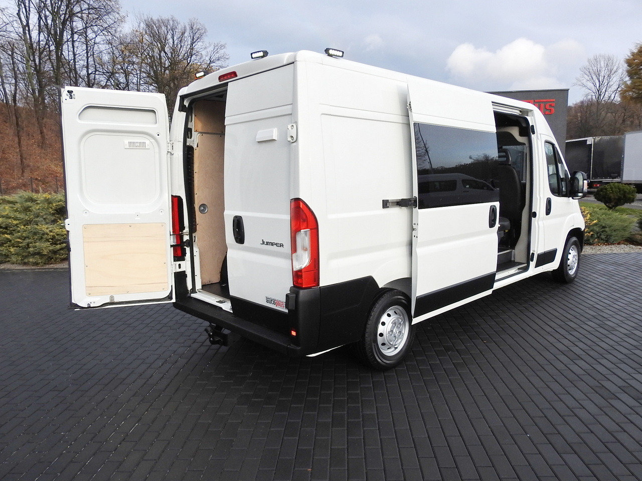 CITROEN JUMPER BOX DELIVERY VAN 6 SEATS AIR CONDITIONING 140HP - Furgon: slika 3 CITROEN JUMPER BOX DELIVERY VAN 6 SEATS AIR CONDITIONING 140HP - Furgon: slika 3