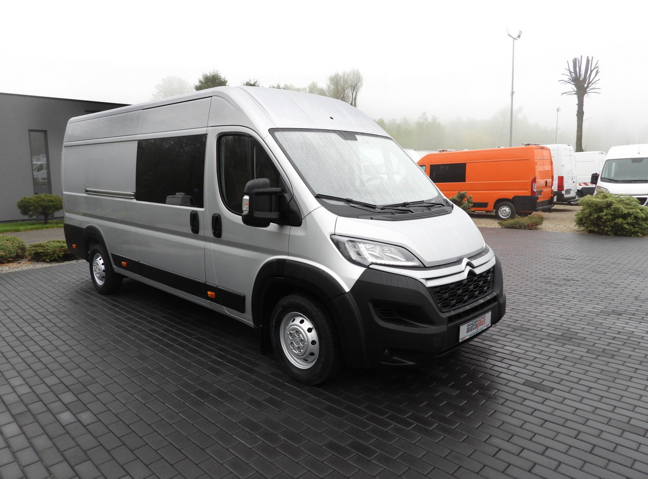 CITROEN JUMPER BOX DELIVERY VAN 7 SEATS CRUISE CONTROL LED LIGHTS AIR CONDITIONING 165HP - Furgon: slika 4 CITROEN JUMPER BOX DELIVERY VAN 7 SEATS CRUISE CONTROL LED LIGHTS AIR CONDITIONING 165HP - Furgon: slika 4