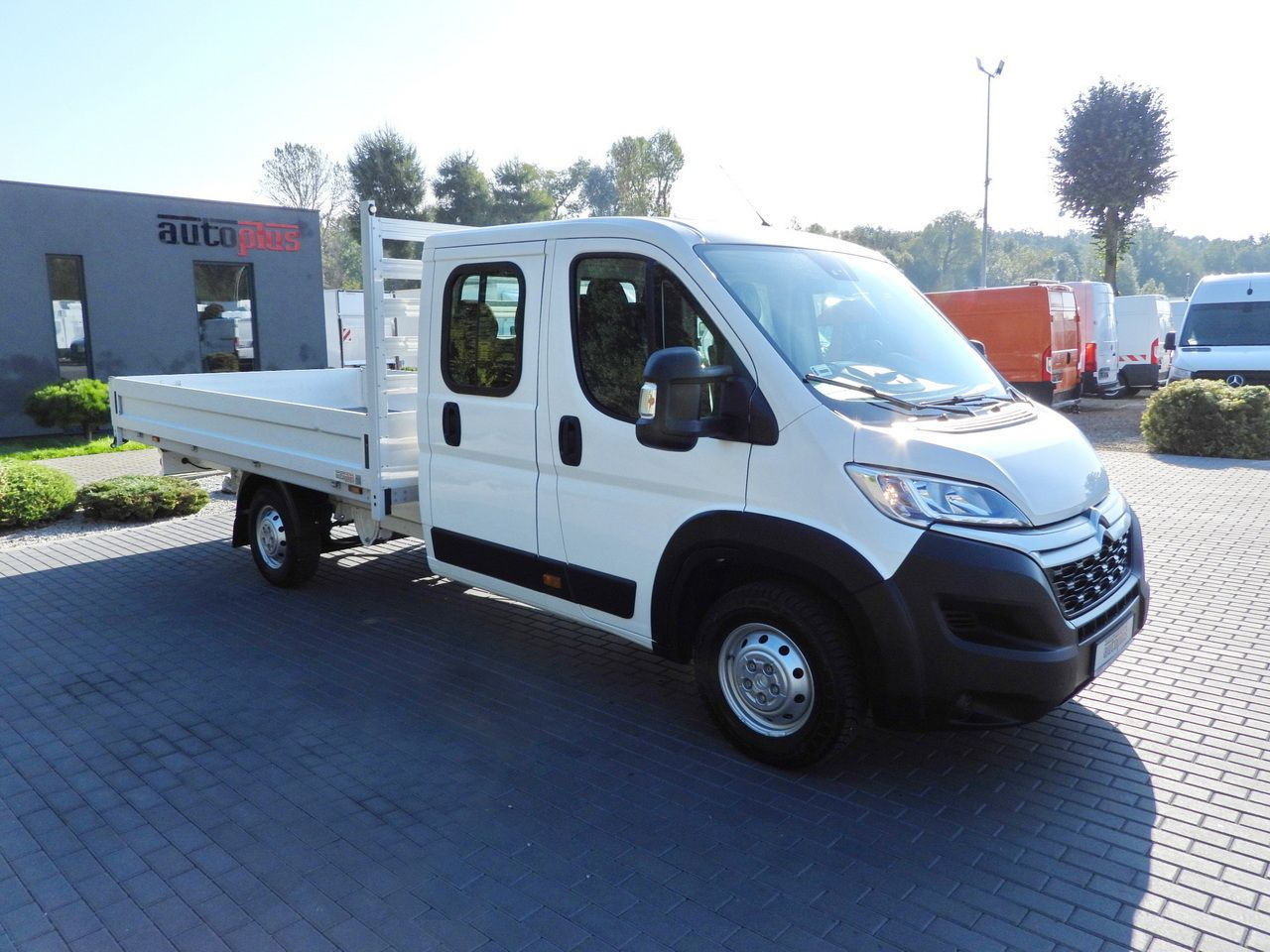 CITROEN JUMPER STAKE BODY DOUBLE CABIN DOKA 7 SEATS PNEUMATICS AIR CONDITIONING 140HP - Dostavno vozilo s ravnom platformom: slika 4 CITROEN JUMPER STAKE BODY DOUBLE CABIN DOKA 7 SEATS PNEUMATICS AIR CONDITIONING 140HP - Dostavno vozilo s ravnom platformom: slika 4