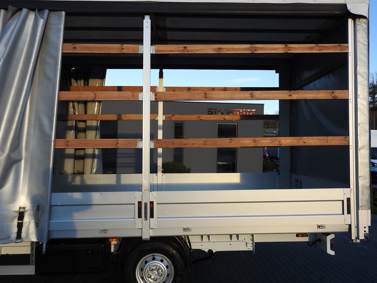 Dostavno vozilo sa ceradom CITROEN JUMPER TARPAULIN 10 PALLETS CRUISE CONTROL AIR CONDITIONING LED LIGHTS PNEUMATICS 165HP: slika 23