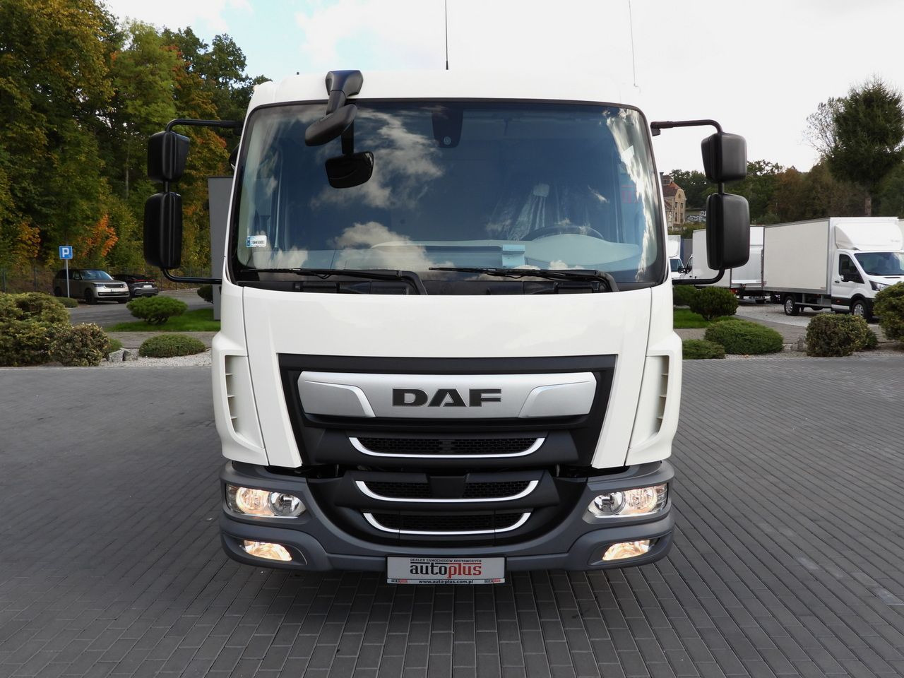 DAF LF 230 CONTAINER CARRIER PLATFORM + TRAILER WEBASTO CRUISE CONTROL LED LIGHTS PNEUMATICS AUTOMATIC TRANSMISSION TWIN WHEELS AIR CONDITIONING 230HP - Kamion za prevoz kontejnera/ Kamion sa promenjivim sandukom: slika 5 DAF LF 230 CONTAINER CARRIER PLATFORM + TRAILER WEBASTO CRUISE CONTROL LED LIGHTS PNEUMATICS AUTOMATIC TRANSMISSION TWIN WHEELS AIR CONDITIONING 230HP - Kamion za prevoz kontejnera/ Kamion sa promenjivim sandukom: slika 5