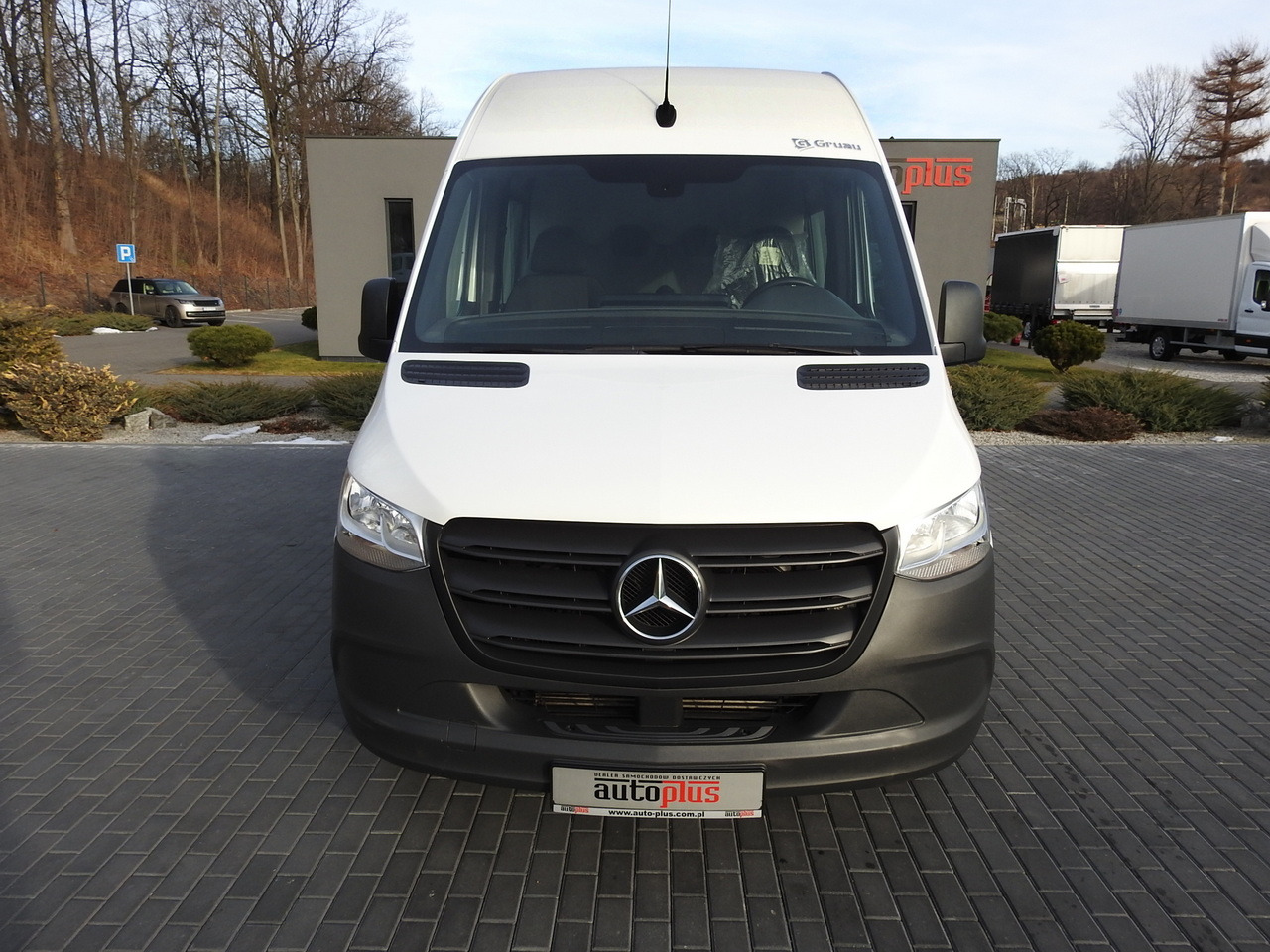 MERCEDES SPRINTER 314 BOX DELIVERY VAN 6 SEATS CRUISE CONTROL AIR CONDITIONING 140HP - Dostavno vozilo: slika 5 MERCEDES SPRINTER 314 BOX DELIVERY VAN 6 SEATS CRUISE CONTROL AIR CONDITIONING 140HP - Dostavno vozilo: slika 5
