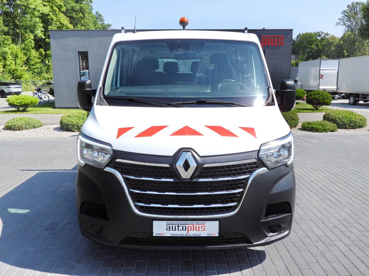 RENAULT MASTER TIPPER DOUBLE CABIN DOKA 6 SEATS CRUISE CONTROL LED LIGHTS TWIN WHEELS AIR CONDITIONING 130HP - Dostavno vozilo: slika 5 RENAULT MASTER TIPPER DOUBLE CABIN DOKA 6 SEATS CRUISE CONTROL LED LIGHTS TWIN WHEELS AIR CONDITIONING 130HP - Dostavno vozilo: slika 5