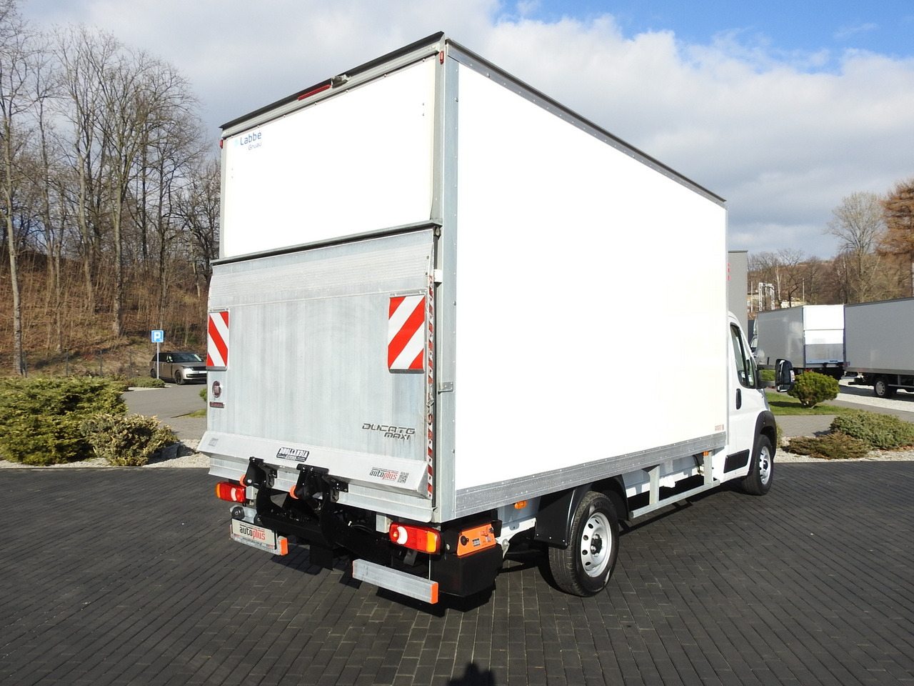 FIAT DUCATO BOX LIFT 8 PALLETS CRUISE CONTROL NAVIGATION LED LIGHTS AIR CONDITIONING 130HP - Dostavno vozilo sa zatvorenim sandukom: slika 3 FIAT DUCATO BOX LIFT 8 PALLETS CRUISE CONTROL NAVIGATION LED LIGHTS AIR CONDITIONING 130HP - Dostavno vozilo sa zatvorenim sandukom: slika 3