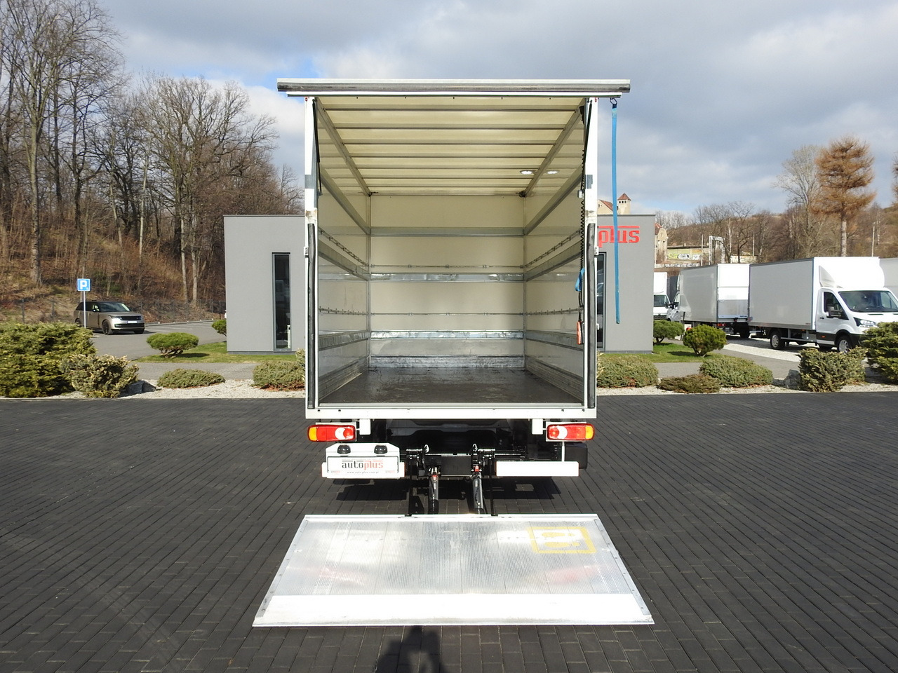 Dostavno vozilo sa zatvorenim sandukom FIAT DUCATO  BOX LIFT 8 PALLETS CRUISE CONTROL NAVIGATION LED LIGHTS AIR CONDITIONING  130HP: slika 11