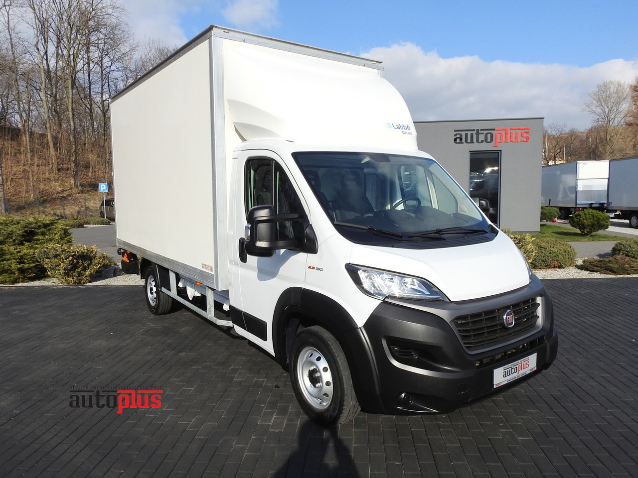 FIAT DUCATO BOX LIFT 8 PALLETS CRUISE CONTROL NAVIGATION LED LIGHTS AIR CONDITIONING 130HP - Dostavno vozilo sa zatvorenim sandukom: slika 1 FIAT DUCATO BOX LIFT 8 PALLETS CRUISE CONTROL NAVIGATION LED LIGHTS AIR CONDITIONING 130HP - Dostavno vozilo sa zatvorenim sandukom: slika 1
