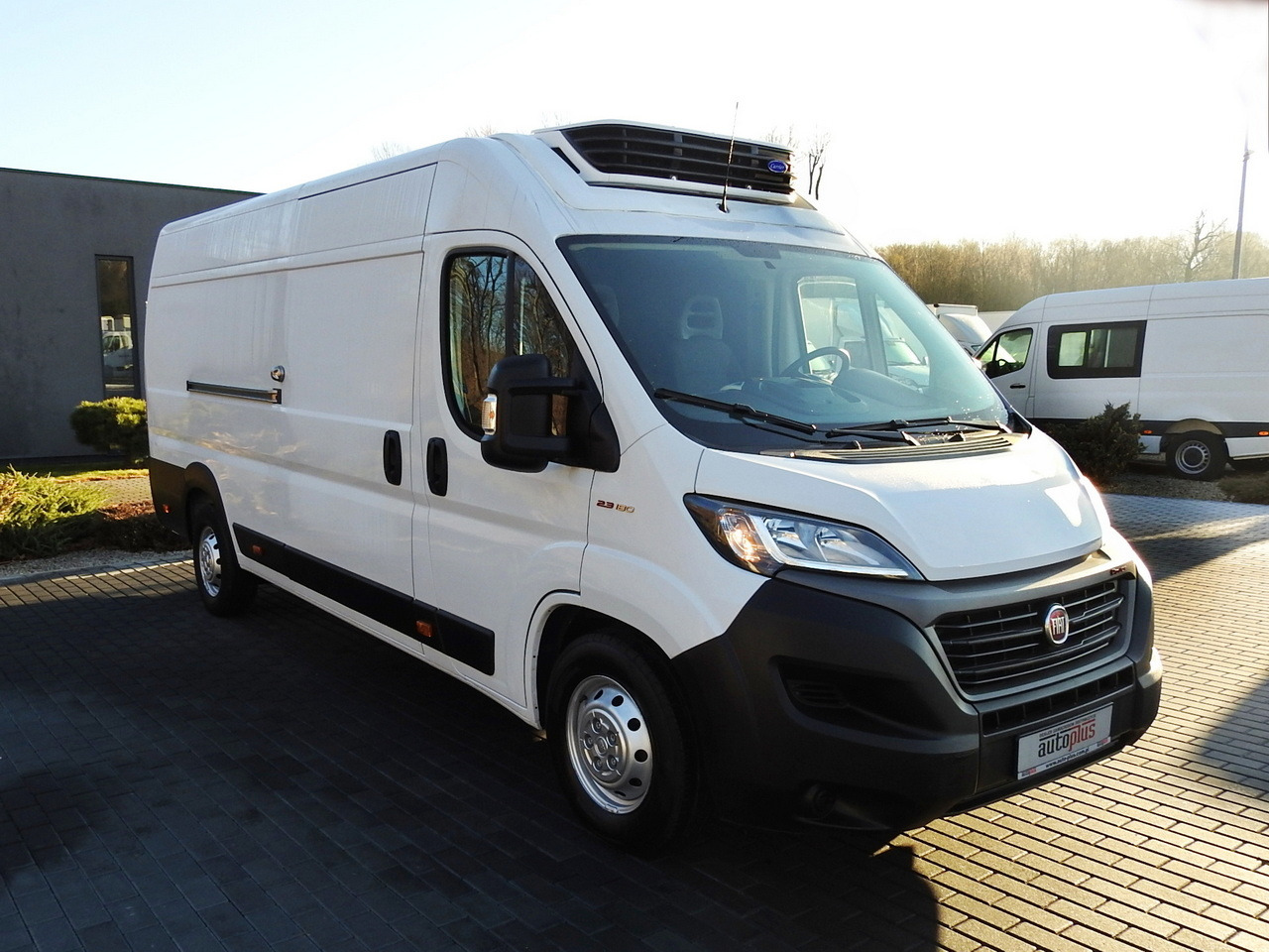 FIAT DUCATO REFRIGERATOR VAN -10*C POWER SUPPLY 230V AIR CONDITIONING 175HP - Dostavno vozilo hladnjača: slika 4 FIAT DUCATO REFRIGERATOR VAN -10*C POWER SUPPLY 230V AIR CONDITIONING 175HP - Dostavno vozilo hladnjača: slika 4