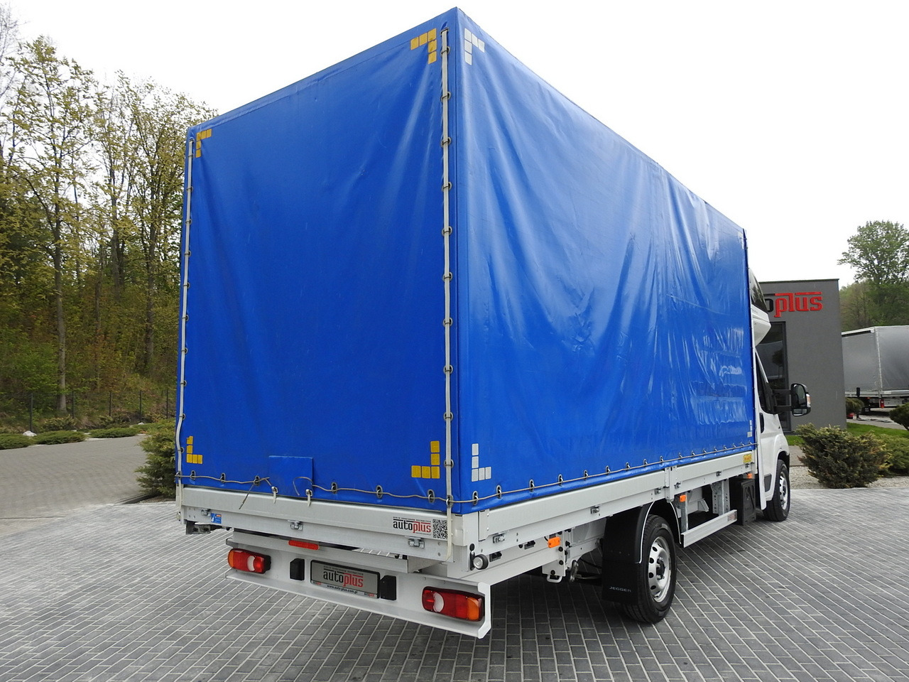 FIAT DUCATO TARPAULIN 10 PALLETS WEBASTO CRUISE CONTROL AIR CONDITIONING 180HP - Dostavno vozilo sa ceradom: slika 3 FIAT DUCATO TARPAULIN 10 PALLETS WEBASTO CRUISE CONTROL AIR CONDITIONING 180HP - Dostavno vozilo sa ceradom: slika 3