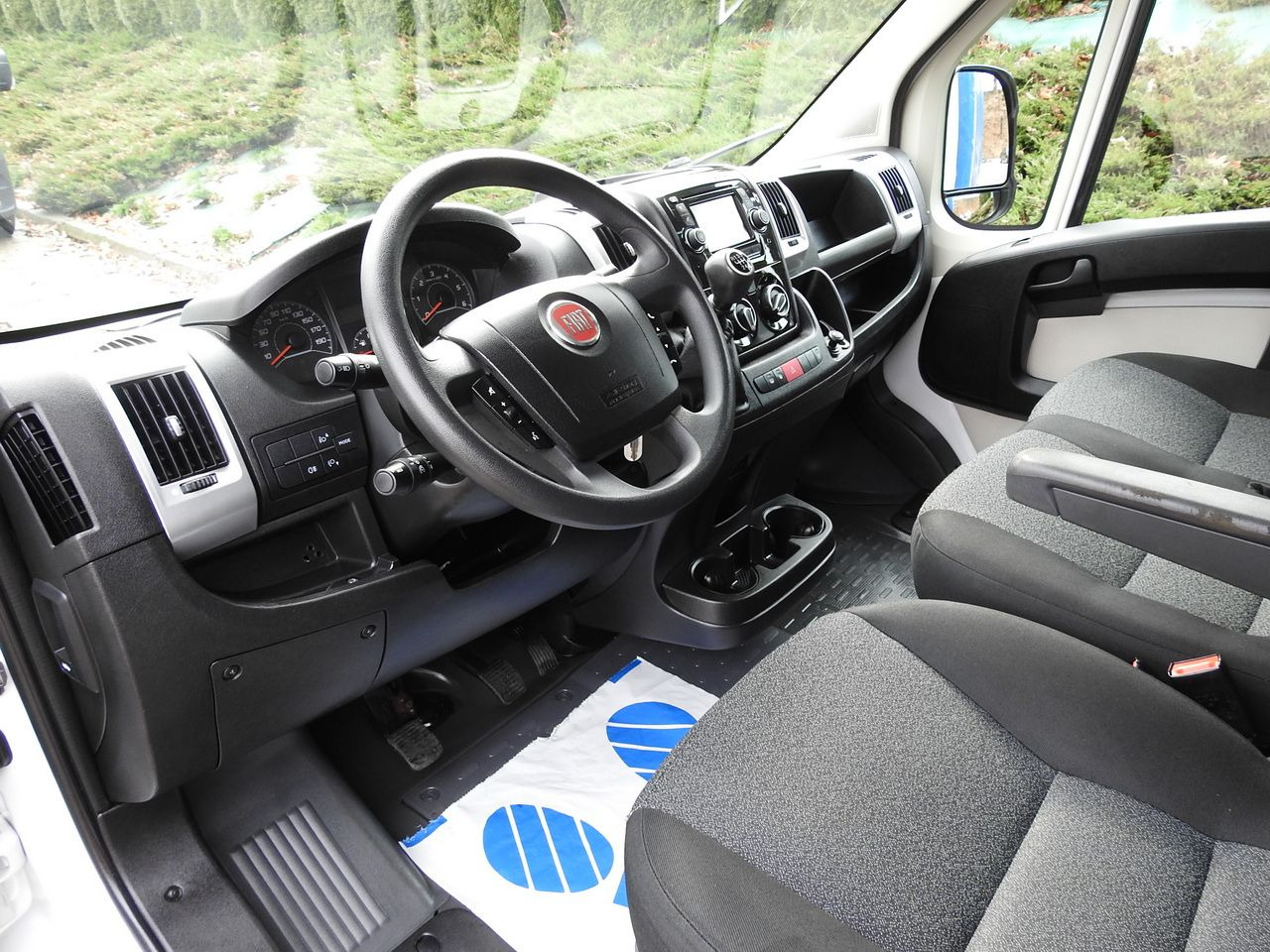 FIAT DUCATO TARPAULIN LIFT 9 PALLETS WEBASTO CRUISE CONTROL A/C LED LAMP 180HP - Dostavno vozilo sa ceradom: slika 2 FIAT DUCATO TARPAULIN LIFT 9 PALLETS WEBASTO CRUISE CONTROL A/C LED LAMP 180HP - Dostavno vozilo sa ceradom: slika 2