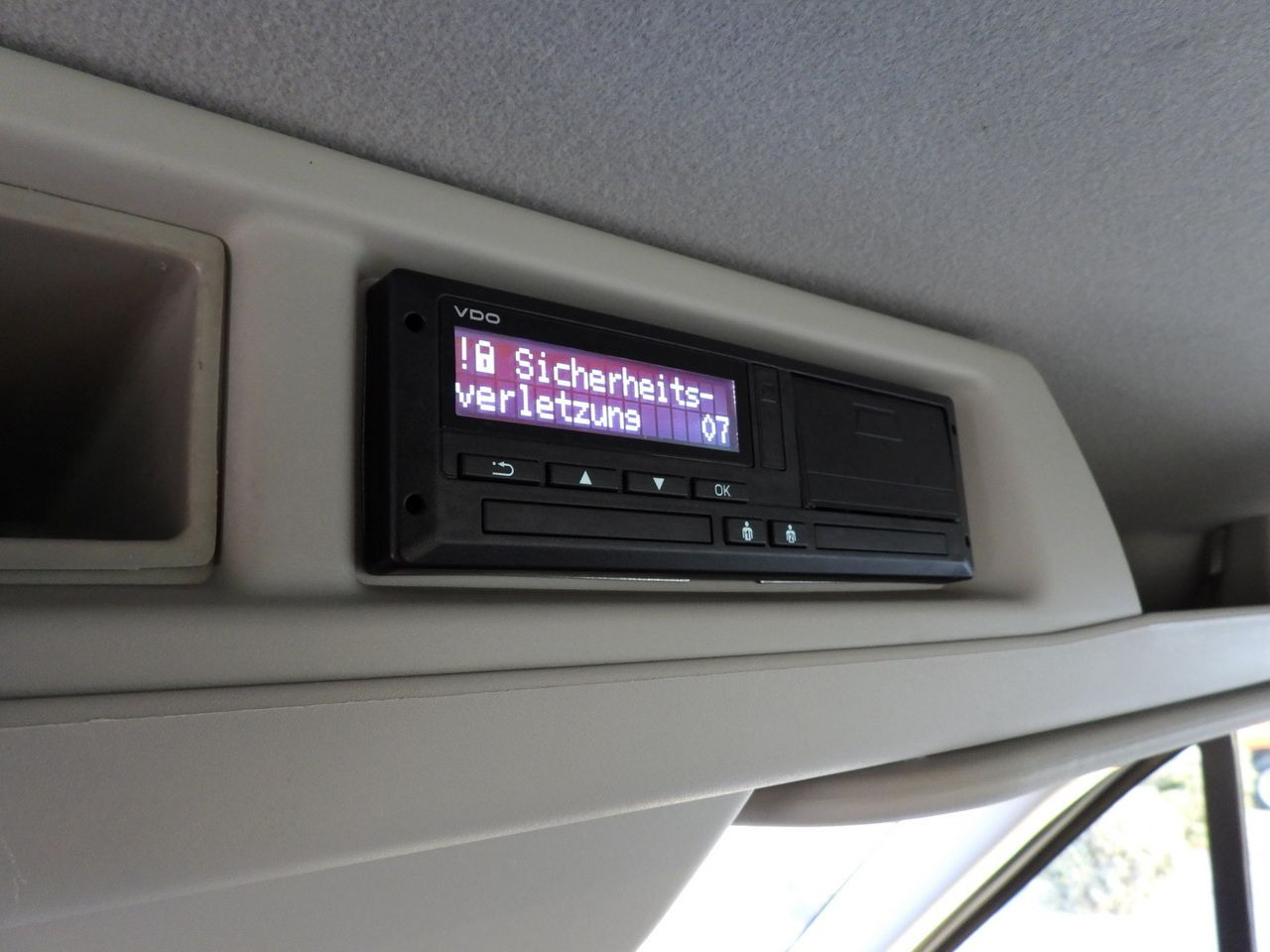 FORD TRANSIT 4x4 STAKE BODY DOUBLE CABIN DOKA 6 SEATS CRUISE CONTROL LED LIGHTS AIR CONDITIONING 170HP - Dostavno vozilo sa duplom kabinom: slika 5 FORD TRANSIT 4x4 STAKE BODY DOUBLE CABIN DOKA 6 SEATS CRUISE CONTROL LED LIGHTS AIR CONDITIONING 170HP - Dostavno vozilo sa duplom kabinom: slika 5