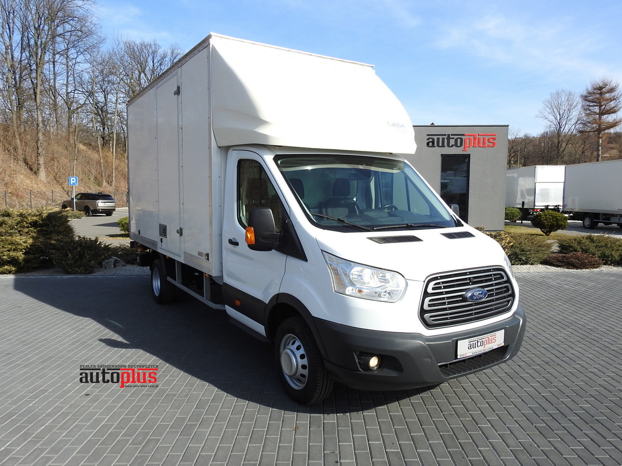 FORD TRANSIT  BOX LIFT 8 PALLETS CRUISE CONTROL LED LIGHTS TWIN WHEELS AIR CONDITIONING  170HP - Dostavno vozilo sa zatvorenim sandukom: slika 1 FORD TRANSIT  BOX LIFT 8 PALLETS CRUISE CONTROL LED LIGHTS TWIN WHEELS AIR CONDITIONING  170HP - Dostavno vozilo sa zatvorenim sandukom: slika 1