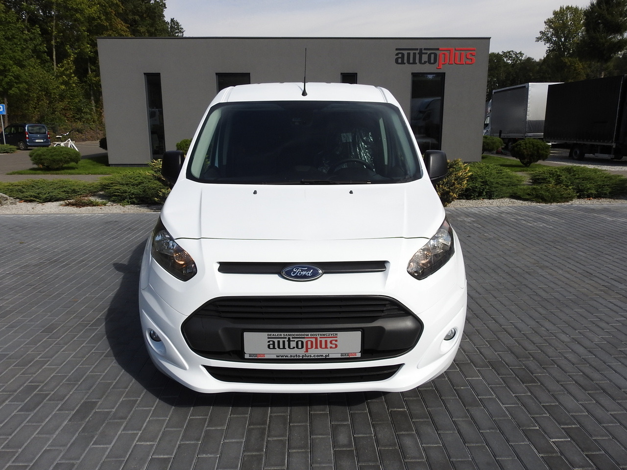 FORD TRANSIT CONNECT VAN CRUISE CONTROL NAVIGATION AIR CONDITIONING 100HP - Furgon: slika 5 FORD TRANSIT CONNECT VAN CRUISE CONTROL NAVIGATION AIR CONDITIONING 100HP - Furgon: slika 5
