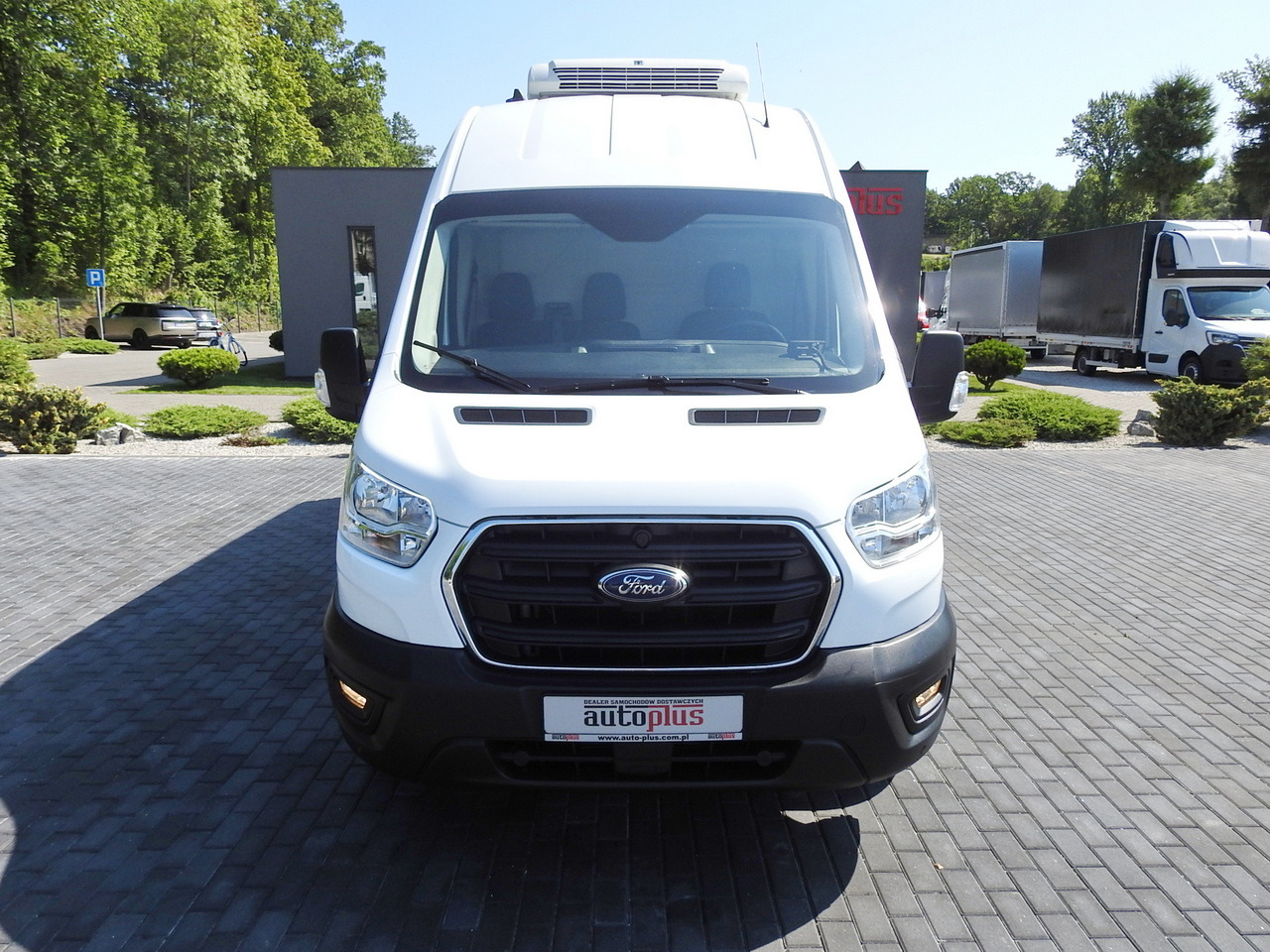 FORD TRANSIT REFRIGERATOR VAN 0*C HEATING FUNCTION CRUISE CONTROL AIR CONDITIONING LED LIGHTS 130HP - Dostavno vozilo hladnjača: slika 5 FORD TRANSIT REFRIGERATOR VAN 0*C HEATING FUNCTION CRUISE CONTROL AIR CONDITIONING LED LIGHTS 130HP - Dostavno vozilo hladnjača: slika 5