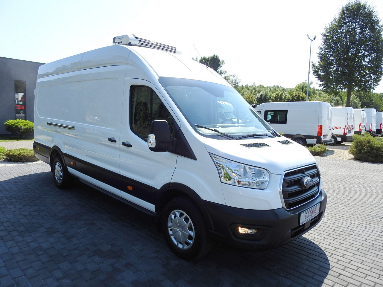 FORD TRANSIT REFRIGERATOR VAN 0*C HEATING FUNCTION CRUISE CONTROL AIR CONDITIONING LED LIGHTS 130HP - Dostavno vozilo hladnjača: slika 4 FORD TRANSIT REFRIGERATOR VAN 0*C HEATING FUNCTION CRUISE CONTROL AIR CONDITIONING LED LIGHTS 130HP - Dostavno vozilo hladnjača: slika 4