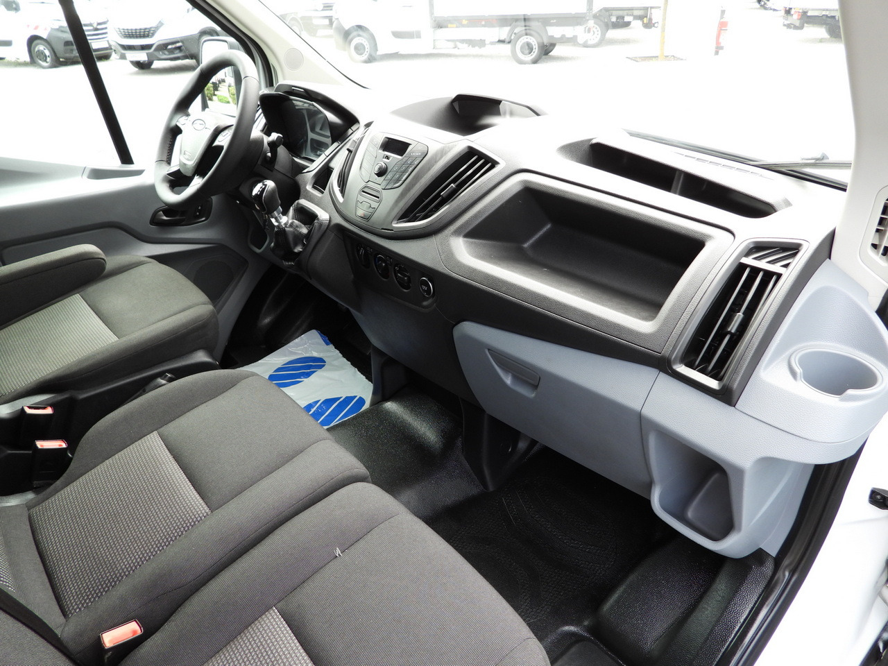 Dostavno vozilo hladnjača FORD TRANSIT REFRIGERATOR VAN 5*C AIR CONDITIONING  105HP: slika 37