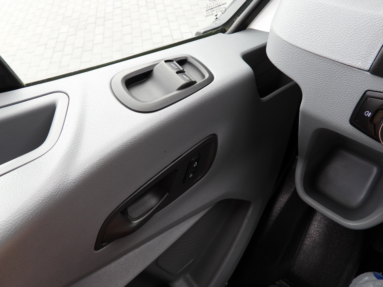 Dostavno vozilo hladnjača FORD TRANSIT REFRIGERATOR VAN 5*C AIR CONDITIONING  105HP: slika 26