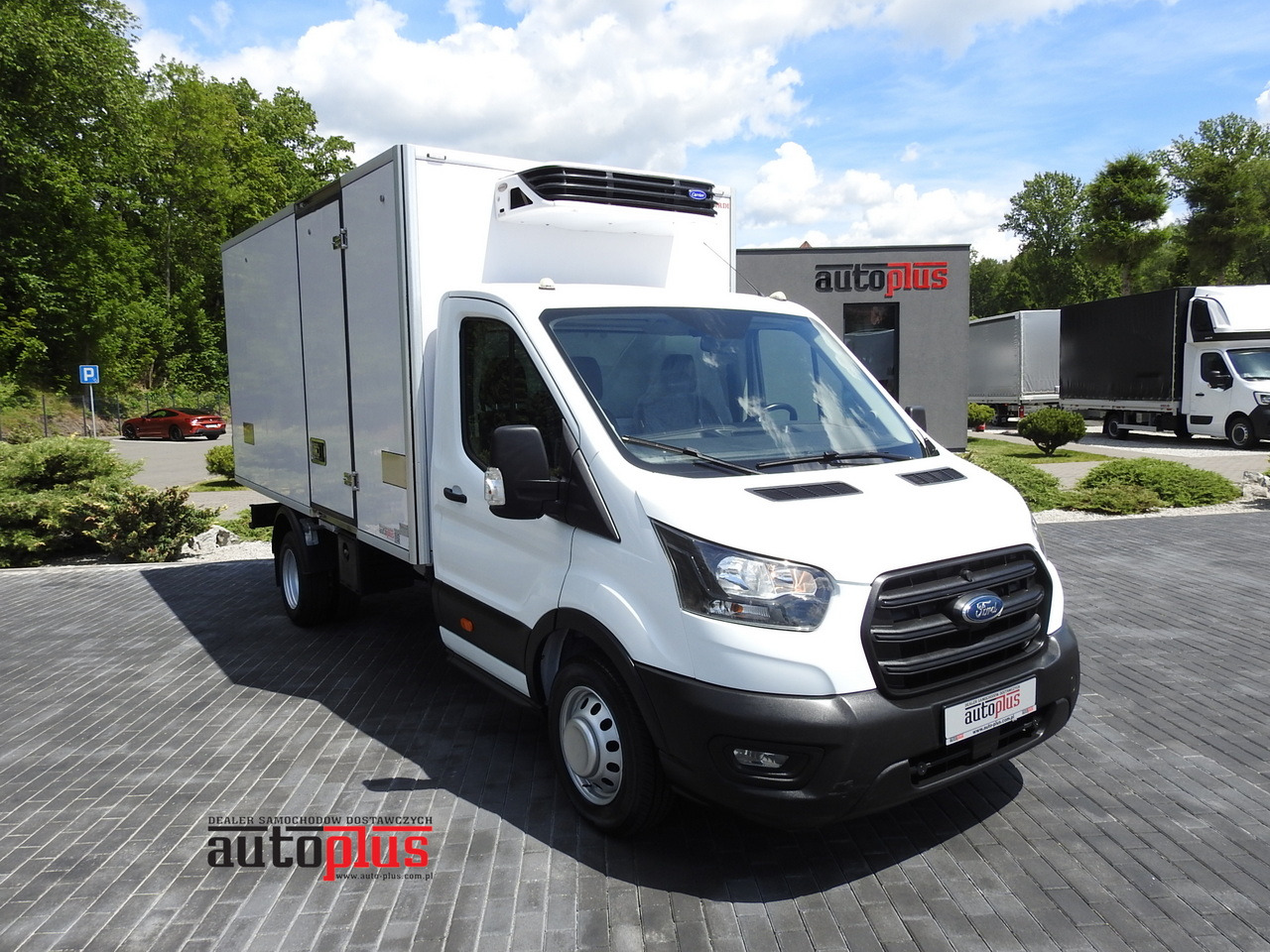 FORD TRANSIT REGRIGERATOR BOX 0*C POWER SUPPLY 230V CRUISE CONTROL AIR CONDITIONING TWIN WHEELS 170HP - Dostavno vozilo hladnjača: slika 1 FORD TRANSIT REGRIGERATOR BOX 0*C POWER SUPPLY 230V CRUISE CONTROL AIR CONDITIONING TWIN WHEELS 170HP - Dostavno vozilo hladnjača: slika 1