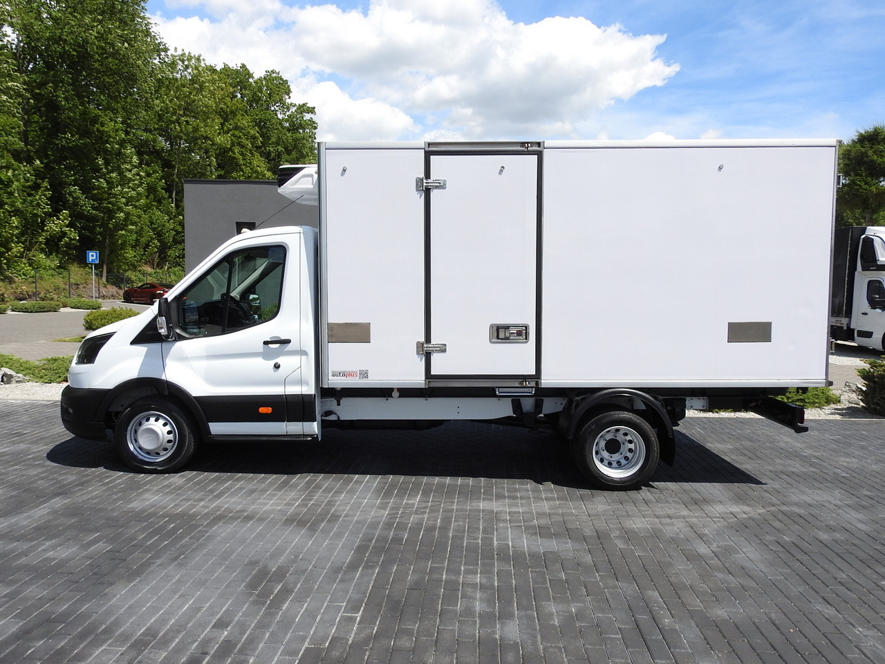 Dostavno vozilo hladnjača FORD TRANSIT REGRIGERATOR BOX 0*C POWER SUPPLY 230V CRUISE CONTROL AIR CONDITIONING TWIN WHEELS  170HP: slika 10