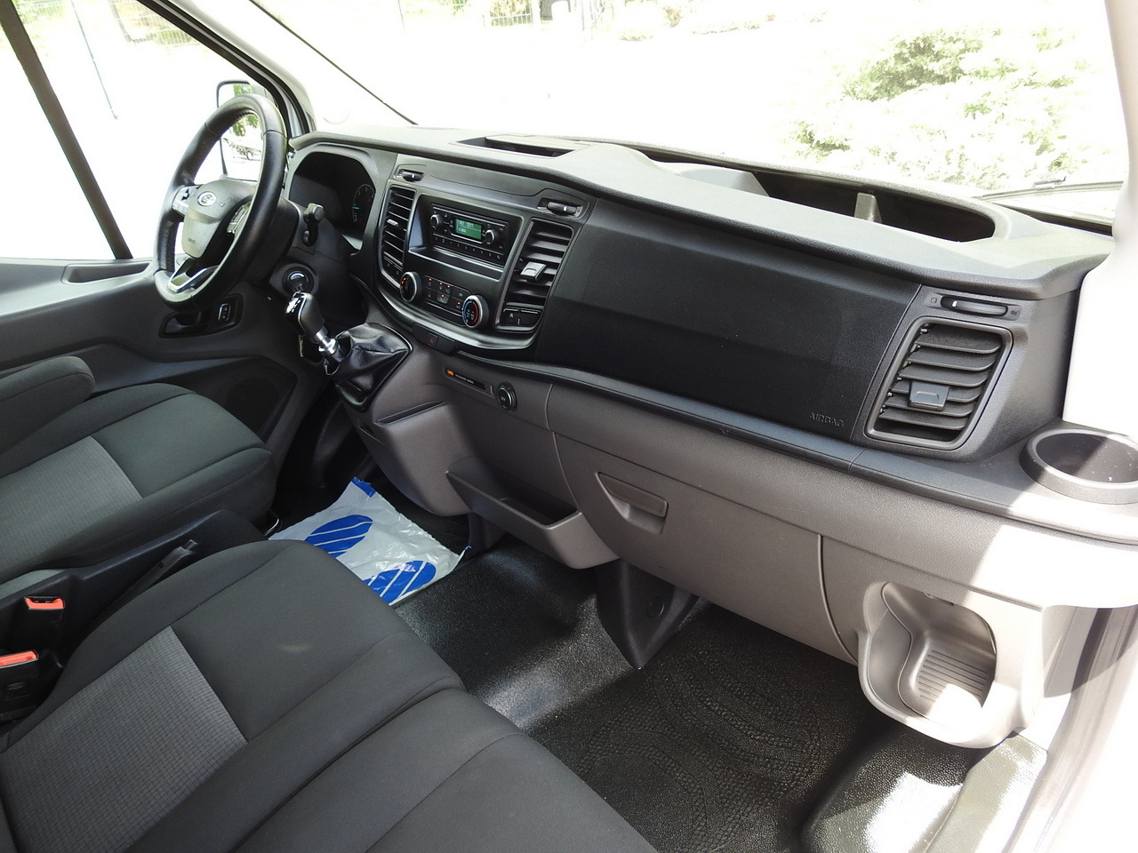 Dostavno vozilo hladnjača FORD TRANSIT REGRIGERATOR BOX 0*C POWER SUPPLY 230V CRUISE CONTROL AIR CONDITIONING TWIN WHEELS  170HP: slika 48